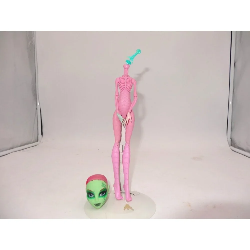 Monster High BONITA FEMUR‎ Freaky Fusion Doll For Parts and Venus Head Only